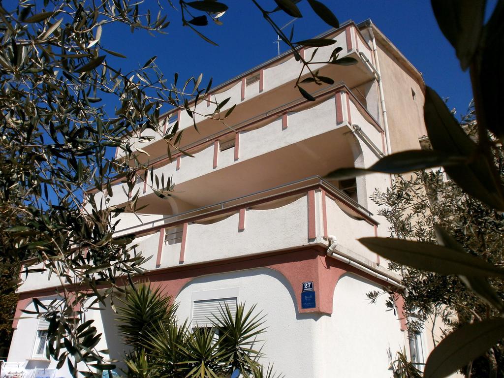 Apartments Miki Novalja Exterior photo